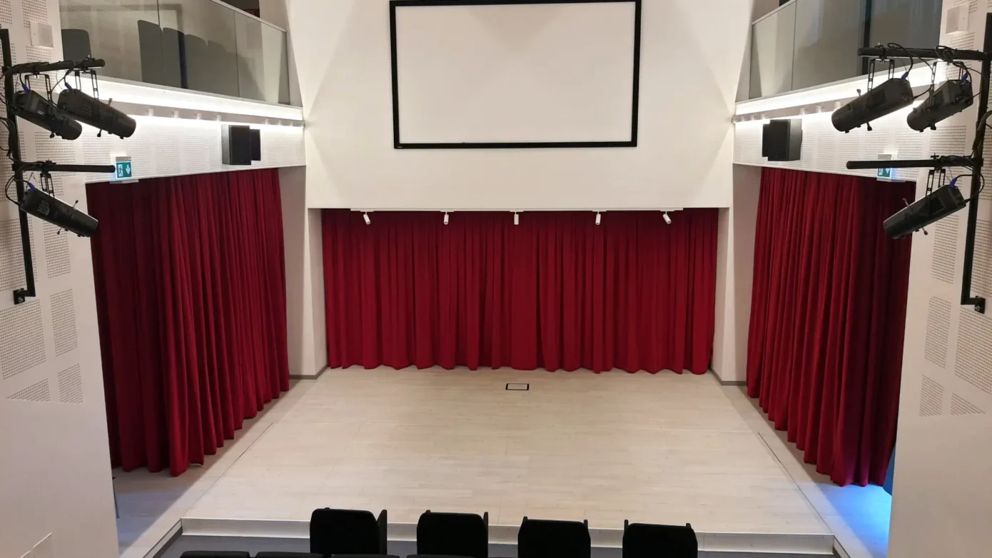 Tendaggi e Tapezzerie Auditorium Comunale - Tombolo